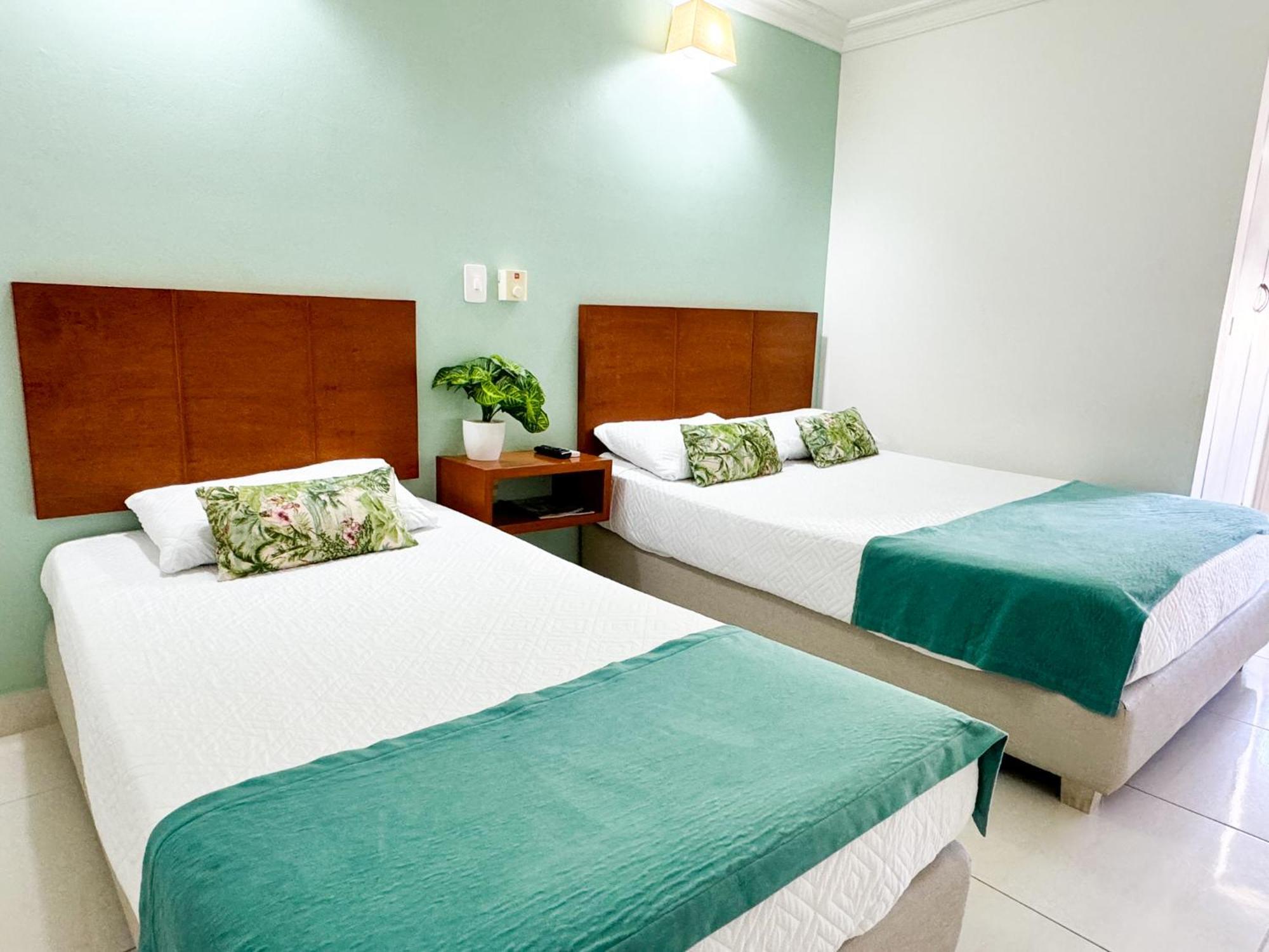 Hotel Valladolid Santa Marta  Exterior photo