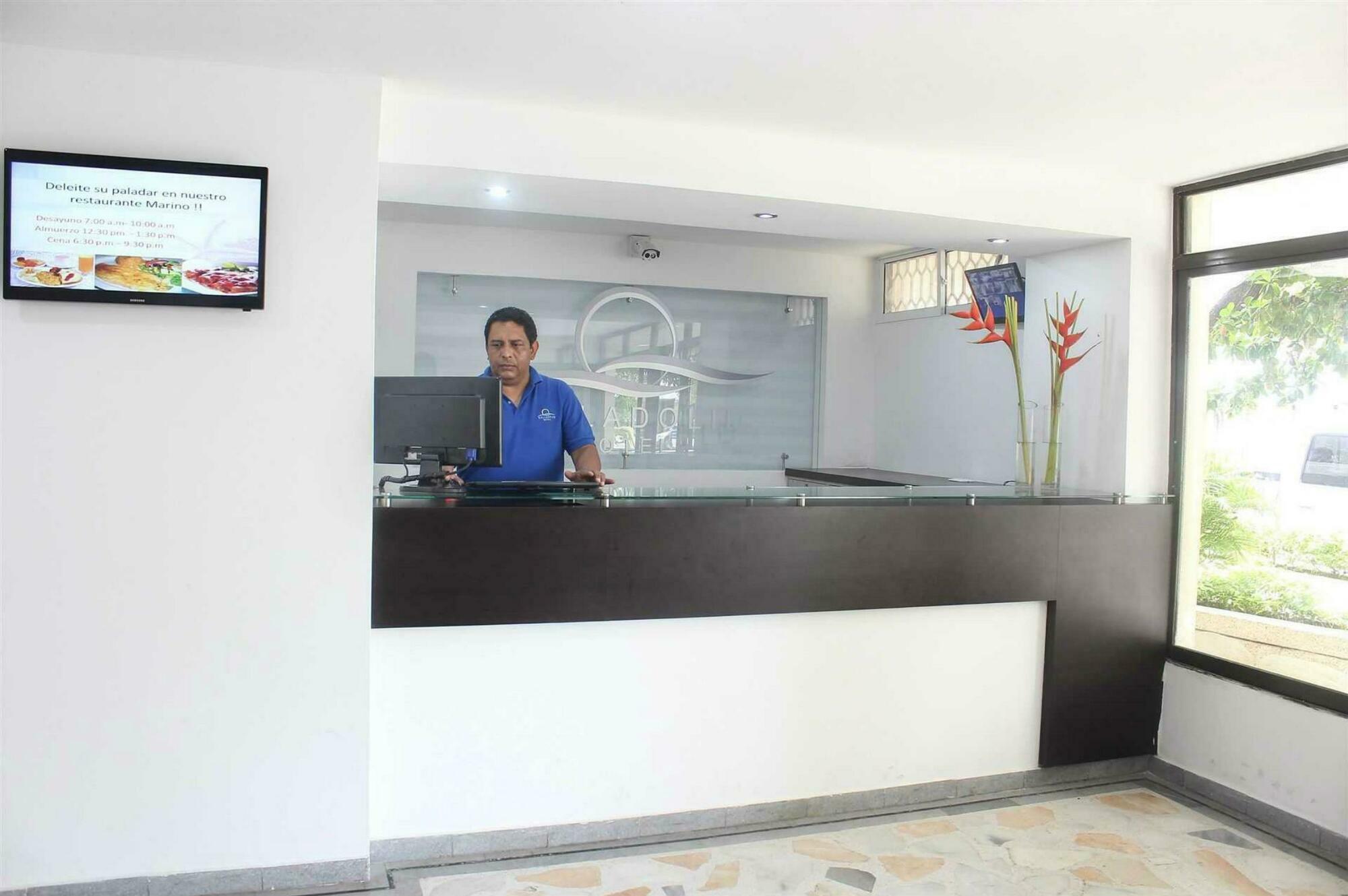 Hotel Valladolid Santa Marta  Exterior photo